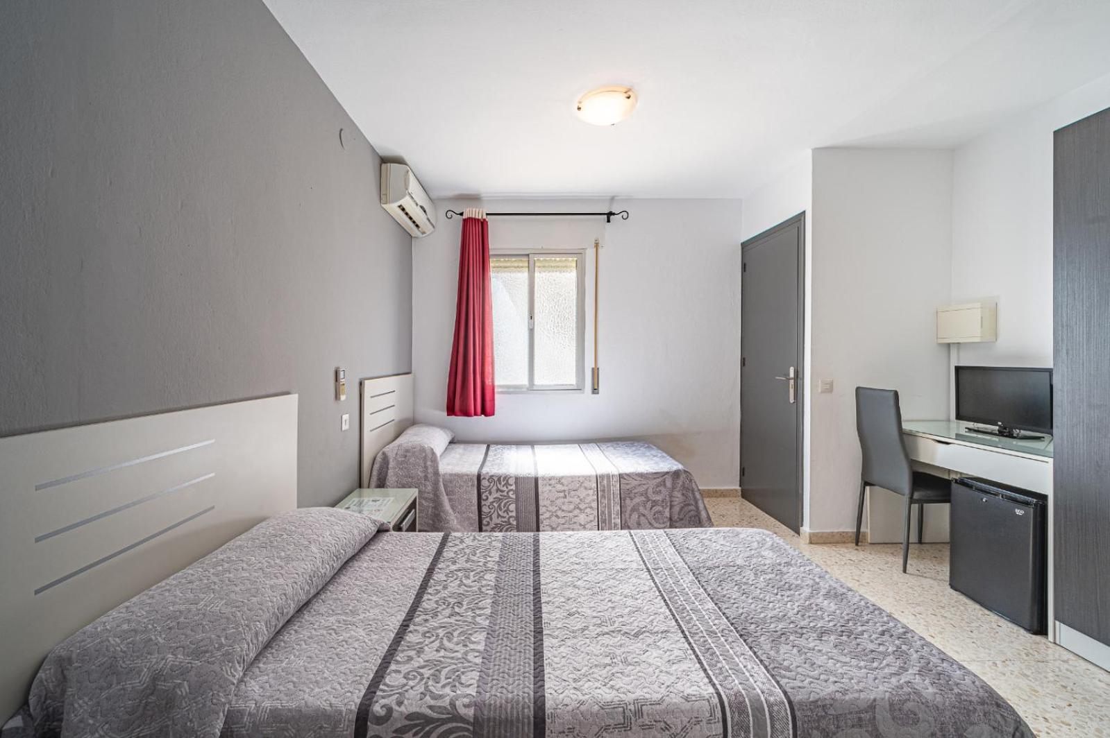 Hostal Ocana Manilva Exterior photo